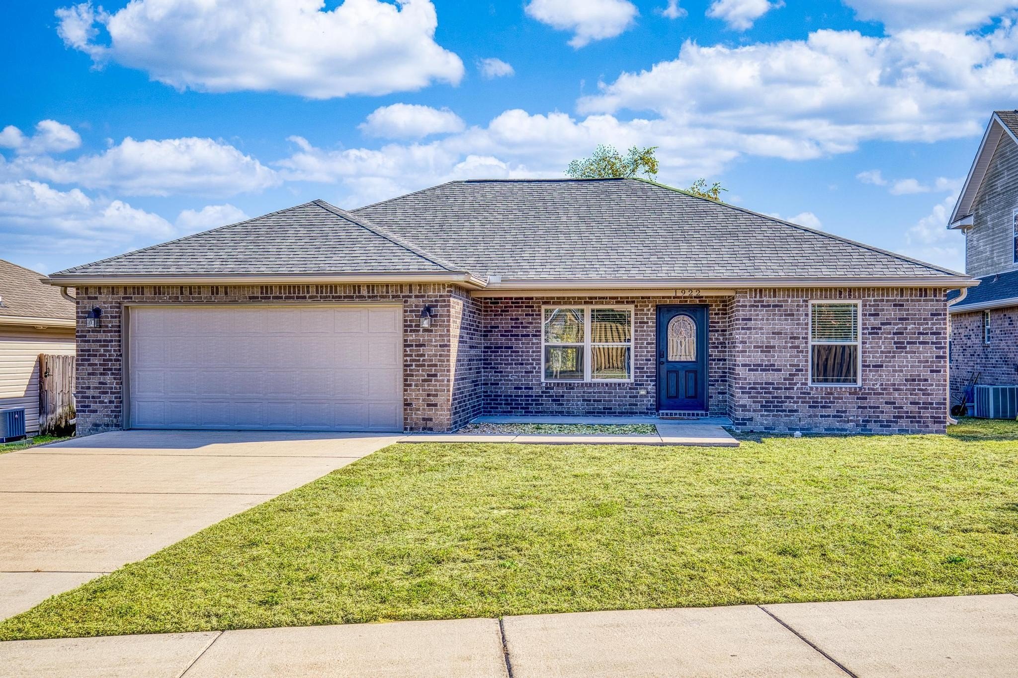 Single Family 3BR 2BA - 1922 Bright Water Drive, Gulf Breeze, FL