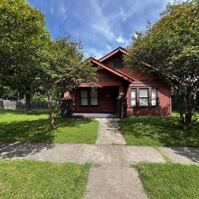 Single Family 3BR 2BA - 917 N Windomere Avenue, Dallas, TX