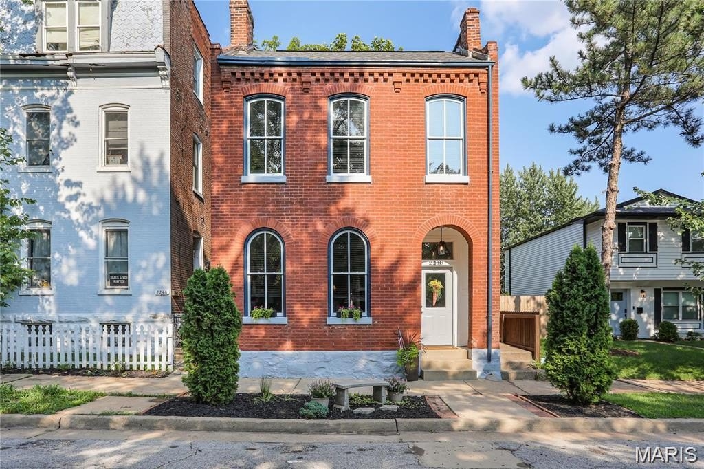 Single Family 2BR 3BA - 2248 Jules Street, St Louis, MO