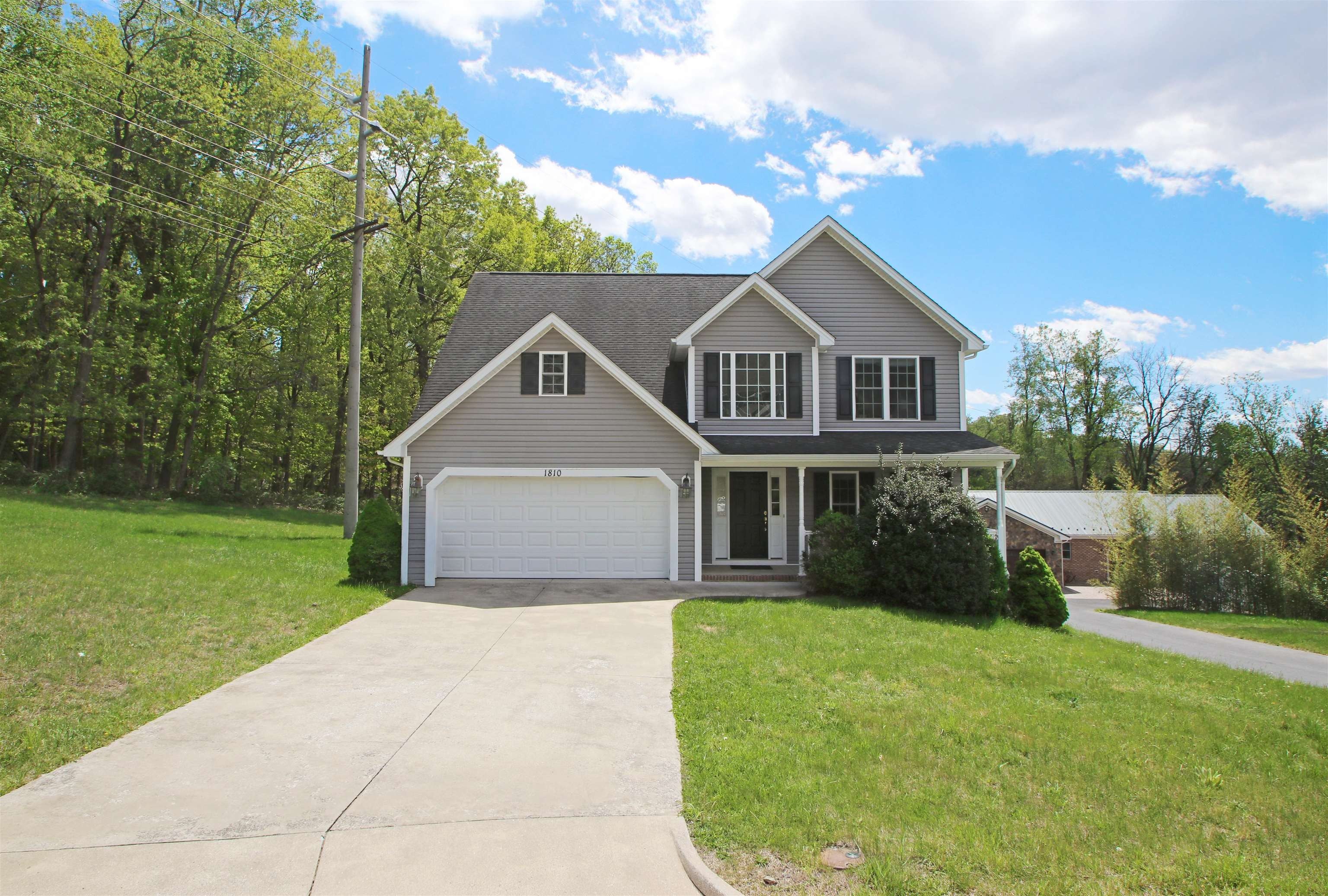 Single Family 4BR 4BA - 1810 MANOR DR, HARRISONBURG, VA