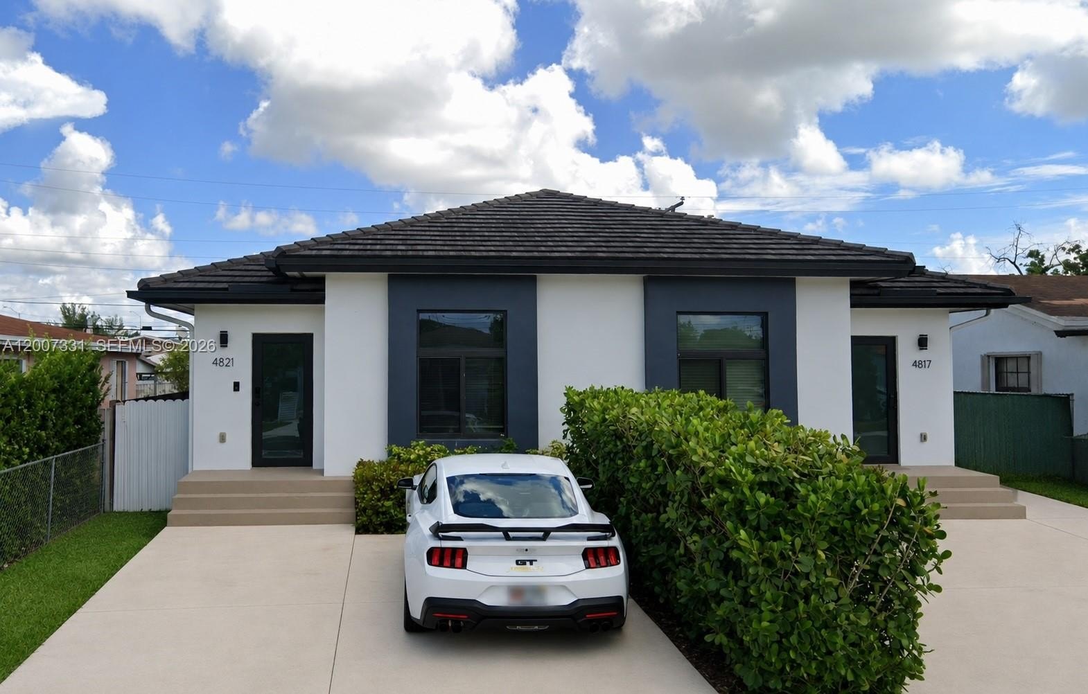 Duplex 4BR 4BA - 4817 E 9th Ln, Hialeah, FL