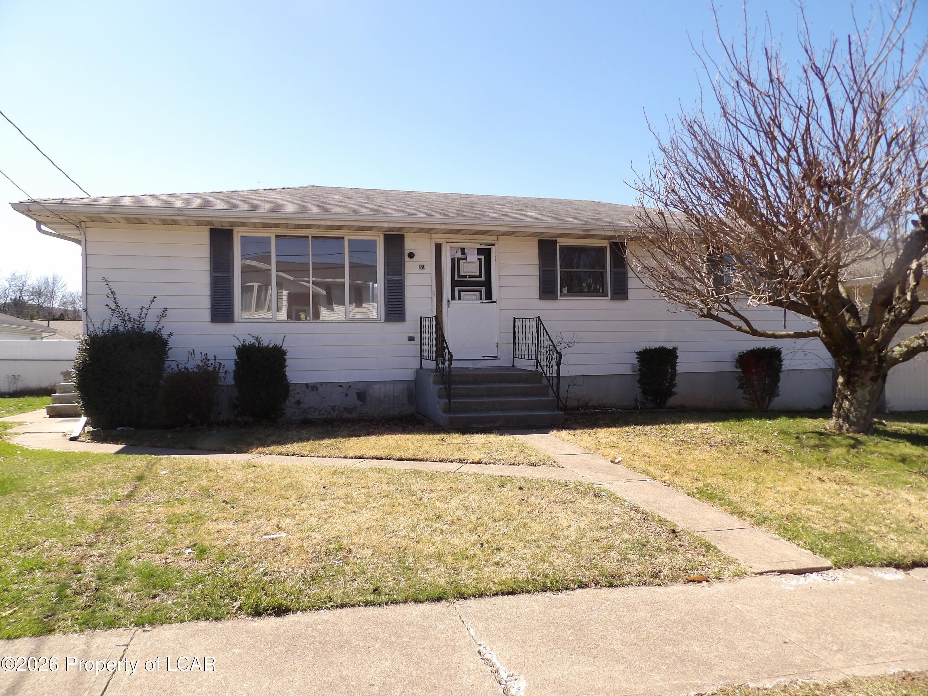 Single Family 3BR 1BA - 19 Virginia Drive, Wilkes-Barre, PA