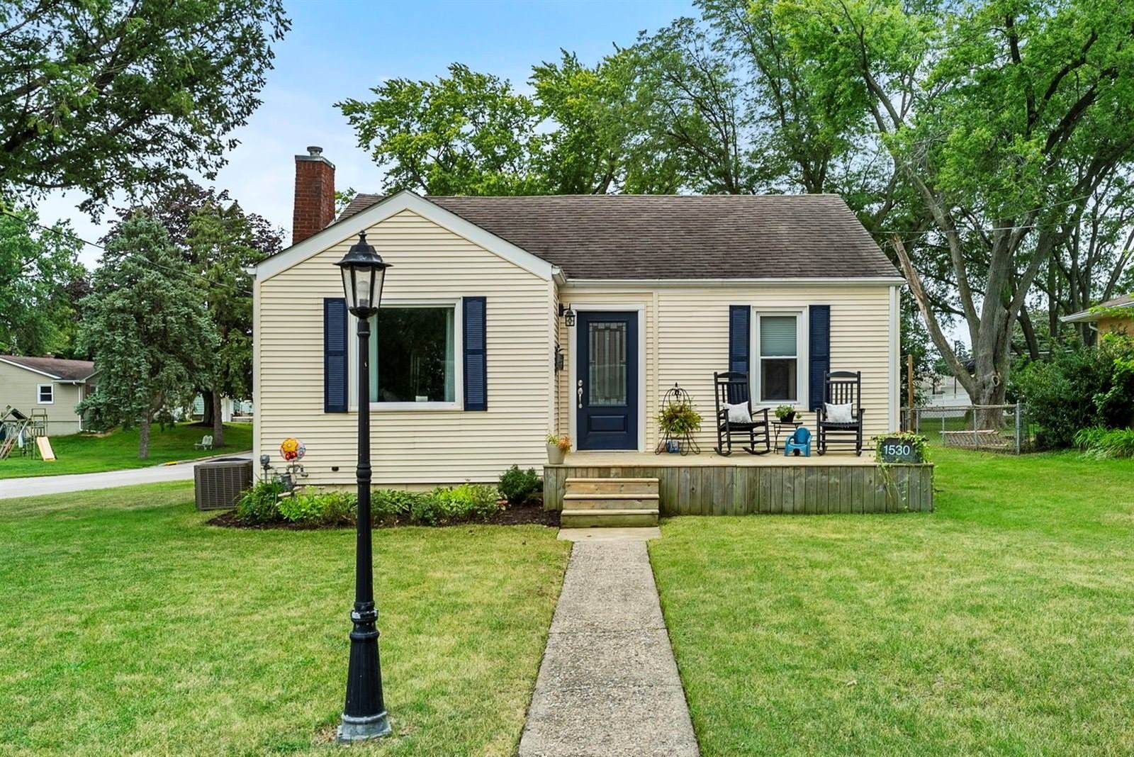 Single Family 2BR 2BA - 1530 5th Avenue, Silvis, IL