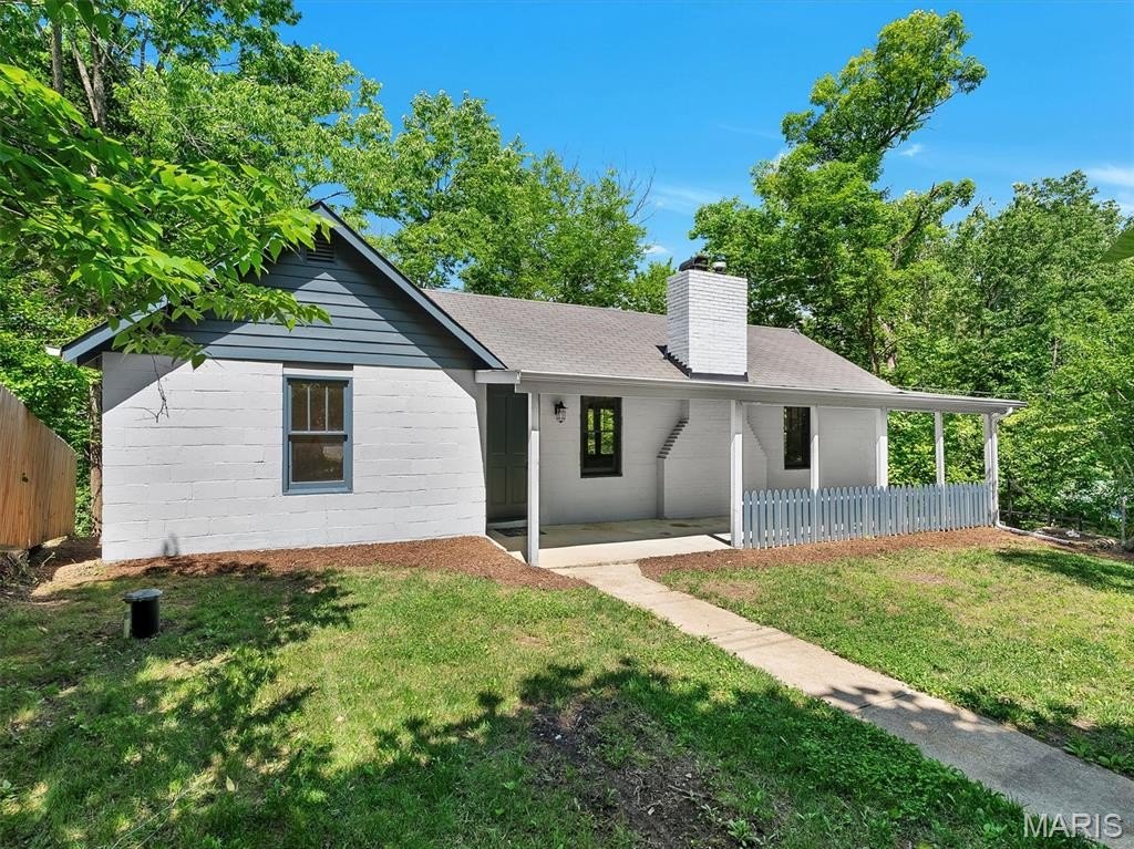 Single Family 3BR 1BA - 1811 Opeechee Beach Road, Pacific, MO