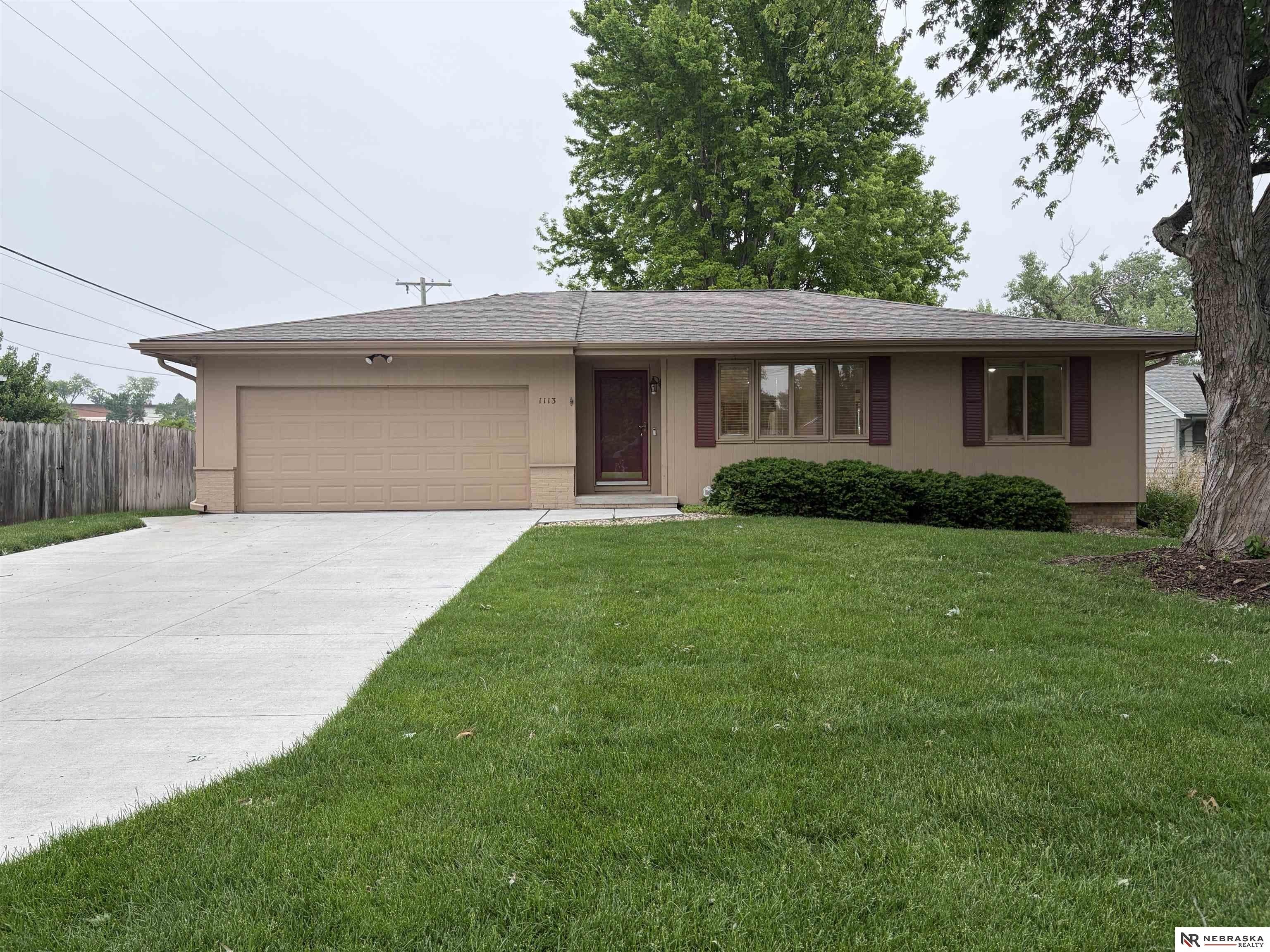 Single Family 3BR 2BA - 1113 N 83rd Street, Omaha, NE