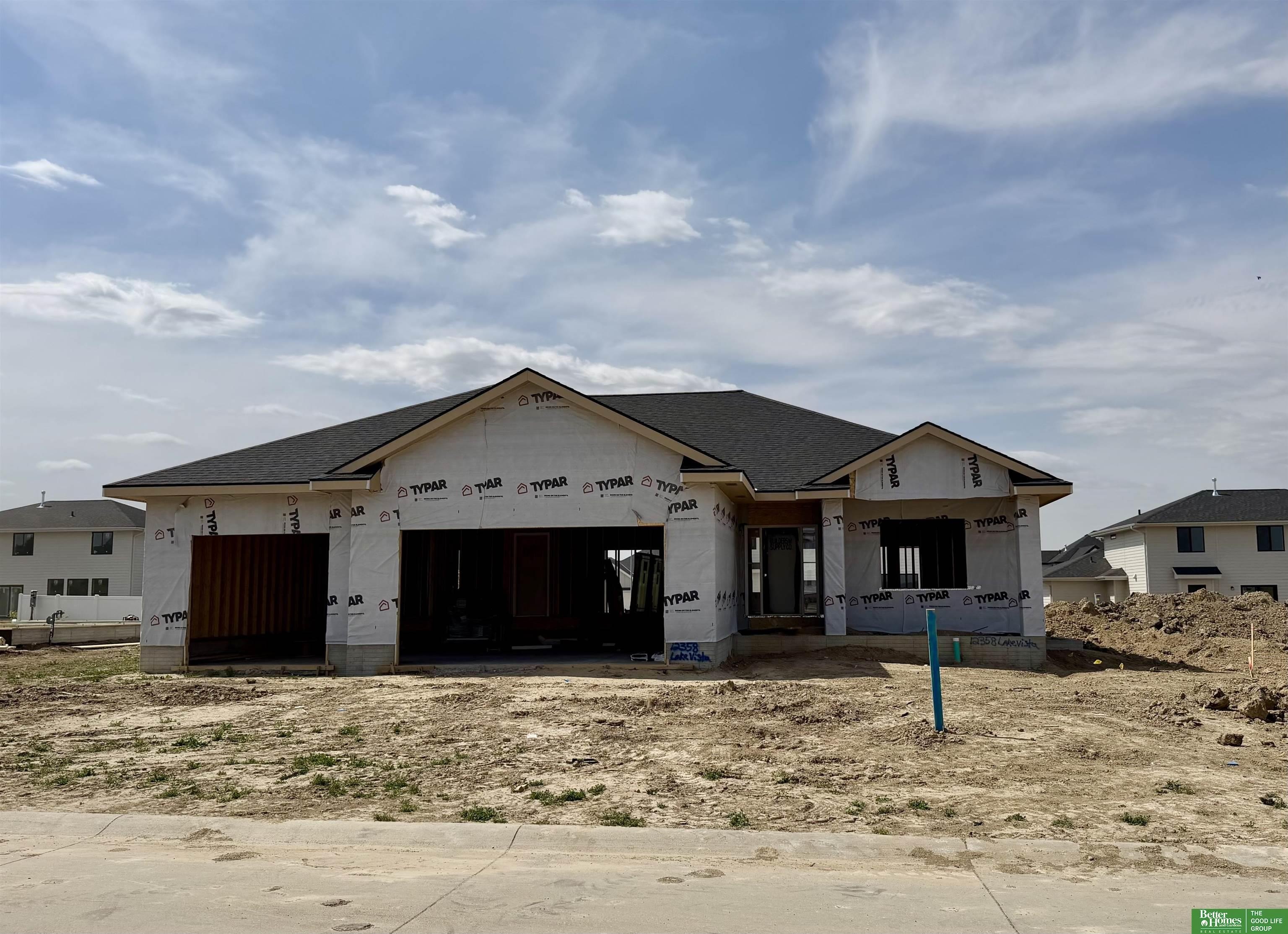 Single Family 5BR 3BA - 12358 Lake Vista Drive, Papillion, NE