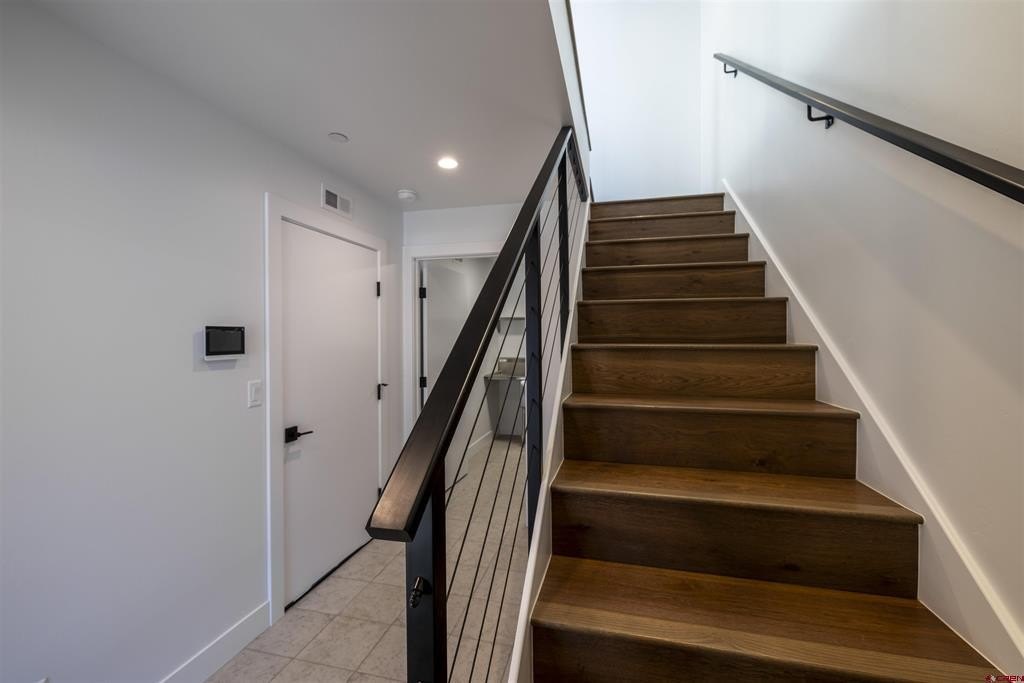 Single Family 3BR 3BA - 1108 Twin Buttes Avenue, Durango, CO