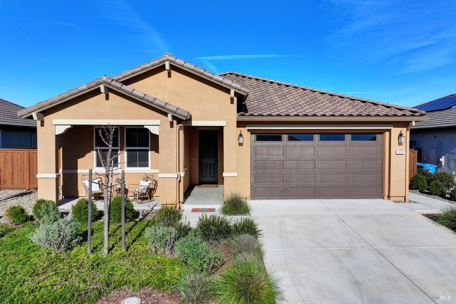 Single Family 4BR 2BA - 1450 Stonecrop Lane, Dixon, CA