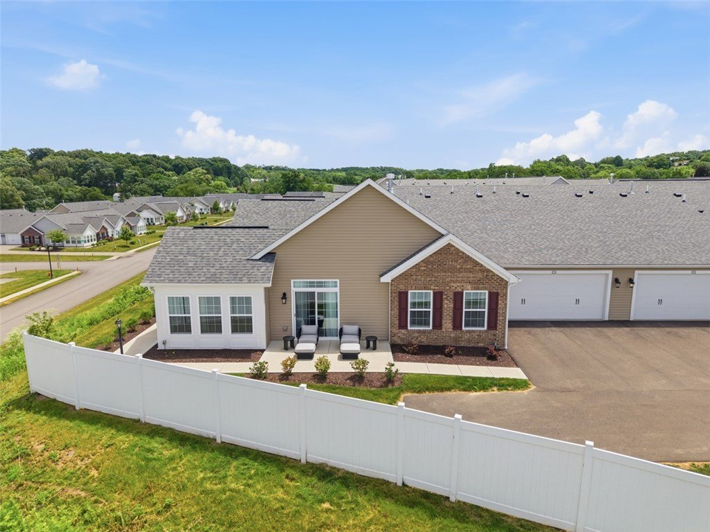Condo 2BR - 1264 Sandy Ridge Drive, Buffalo Twp, PA