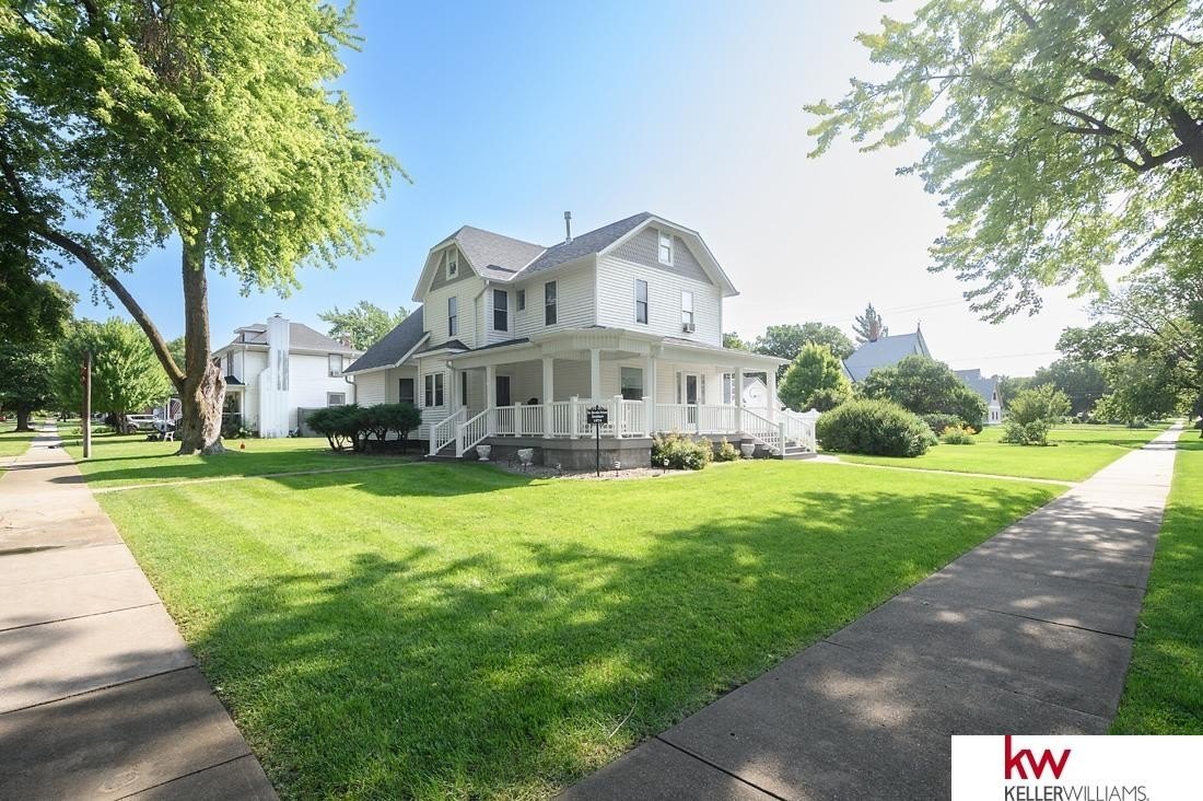 Single Family 4BR 2BA - 708 N Kansas Street, Superior, NE
