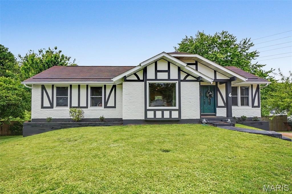 Single Family 4BR 3BA - 6 Cherrywood Court, St Peters, MO