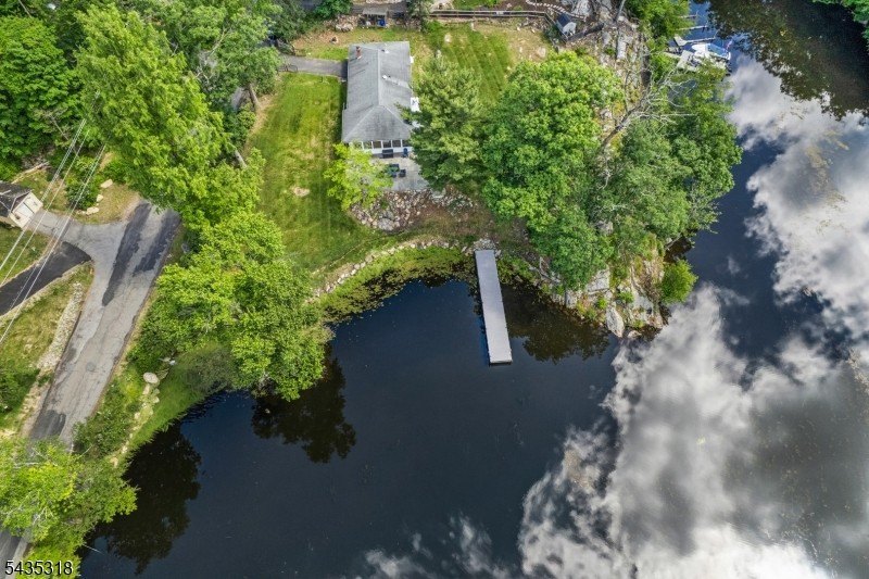 Single Family 2BR 1BA - 257 Hudson Ave, Hopatcong Boro, NJ