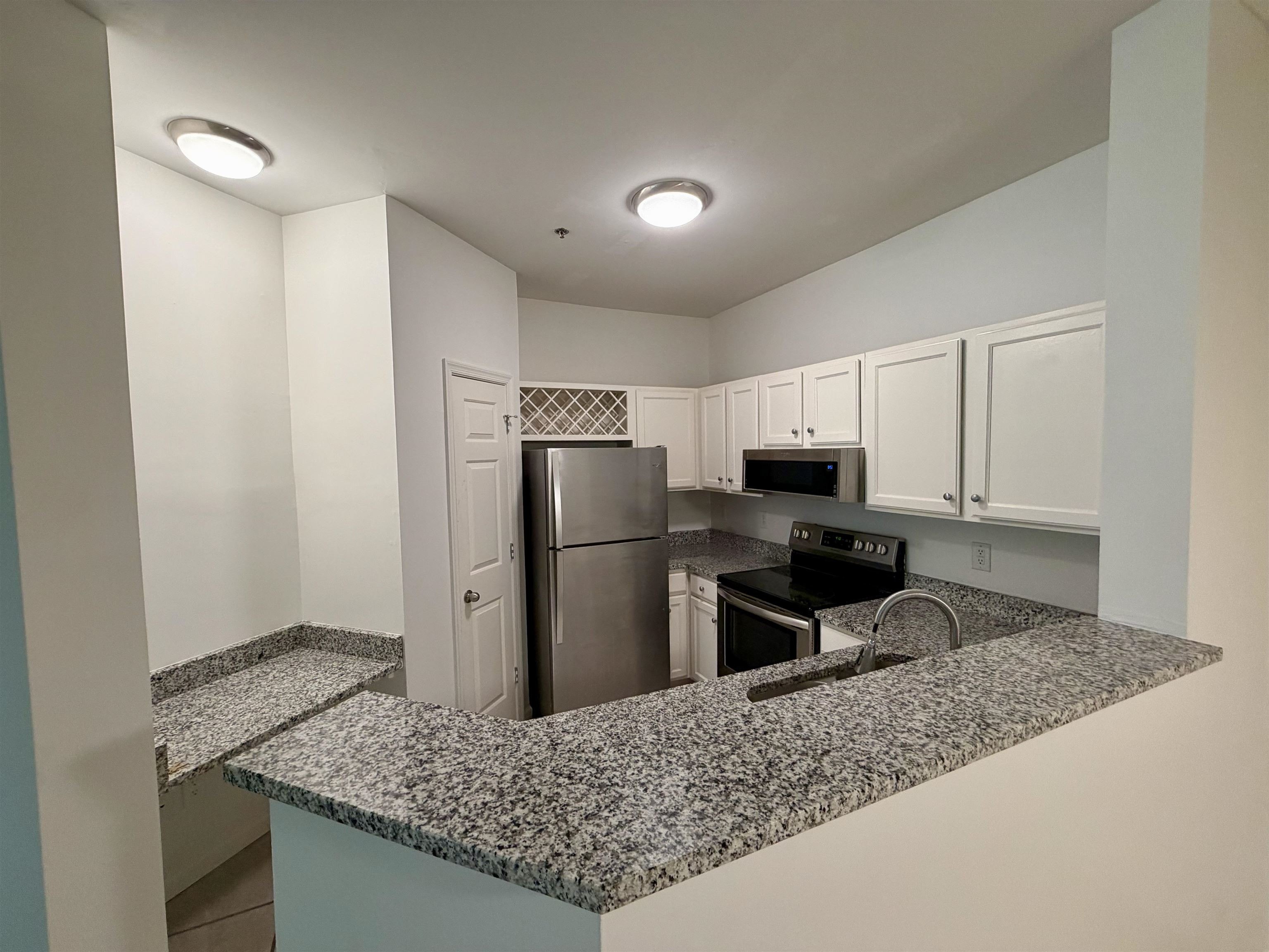Condo 2BR 2BA - 310 RIVERBEND DR, CHARLOTTESVILLE, VA