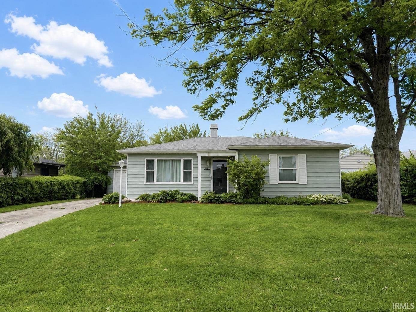 Single Family 2BR 1BA - 1513 W Stirling Drive, Muncie, IN