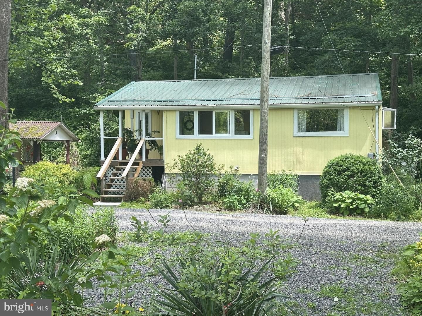 Single Family 2BR 1BA - 985 DANS RUN RD, FORT ASHBY, WV