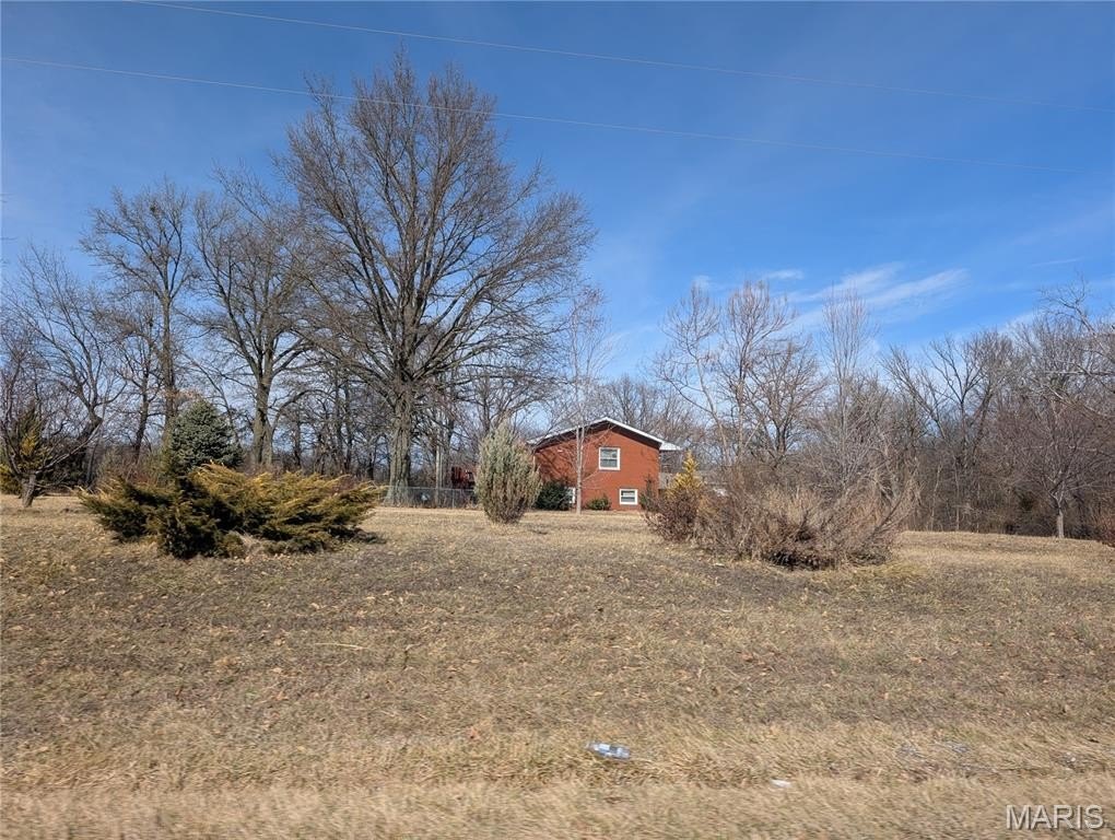 Single Family - 11807 Us Highway 40, Highland, IL