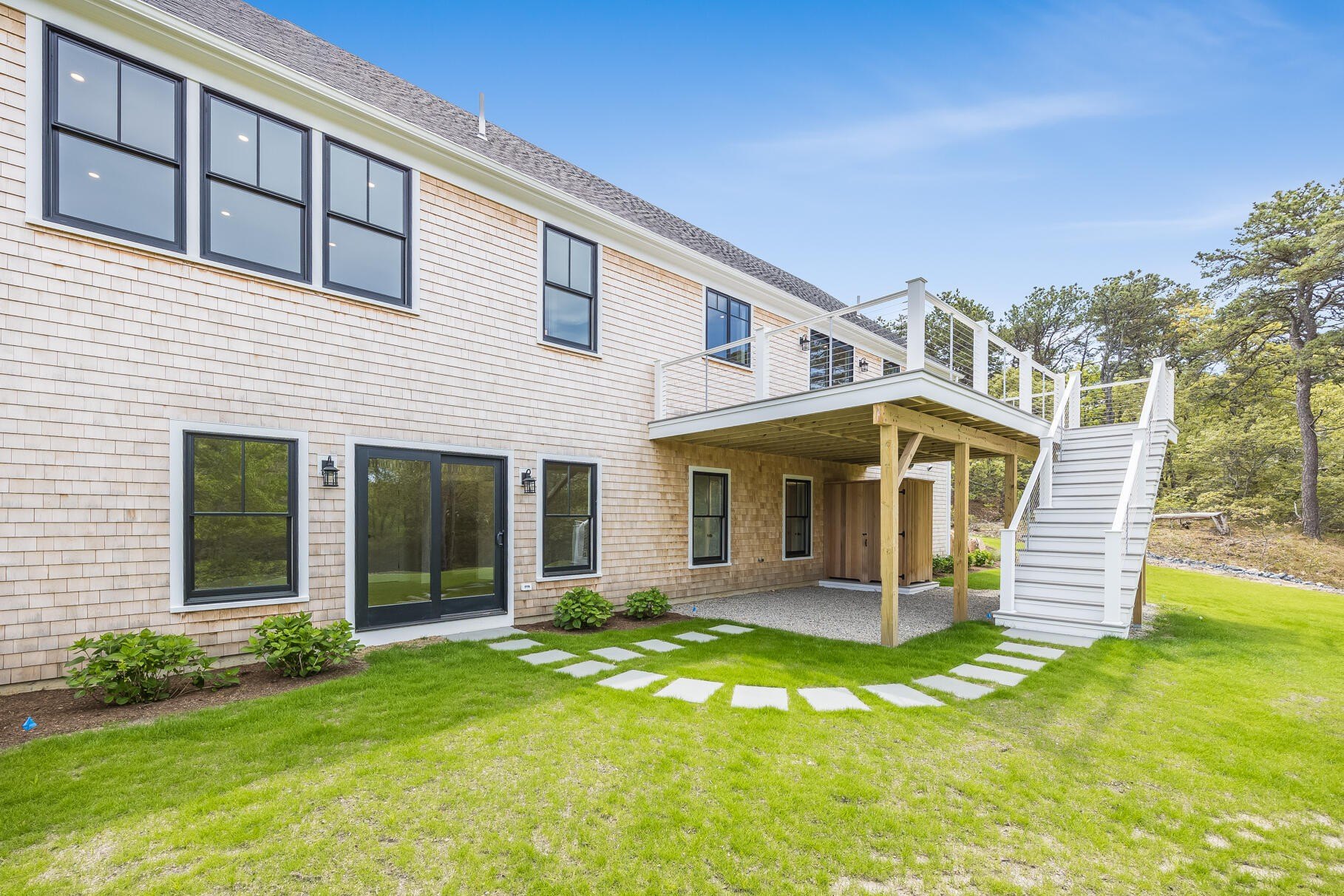Single Family 5BR 5BA - 92 Whiffletree Avenue, Brewster, MA