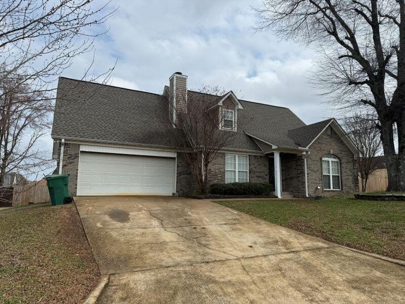 Single Family 3BR 3BA - 1694 Forest Hill, Tupelo, MS