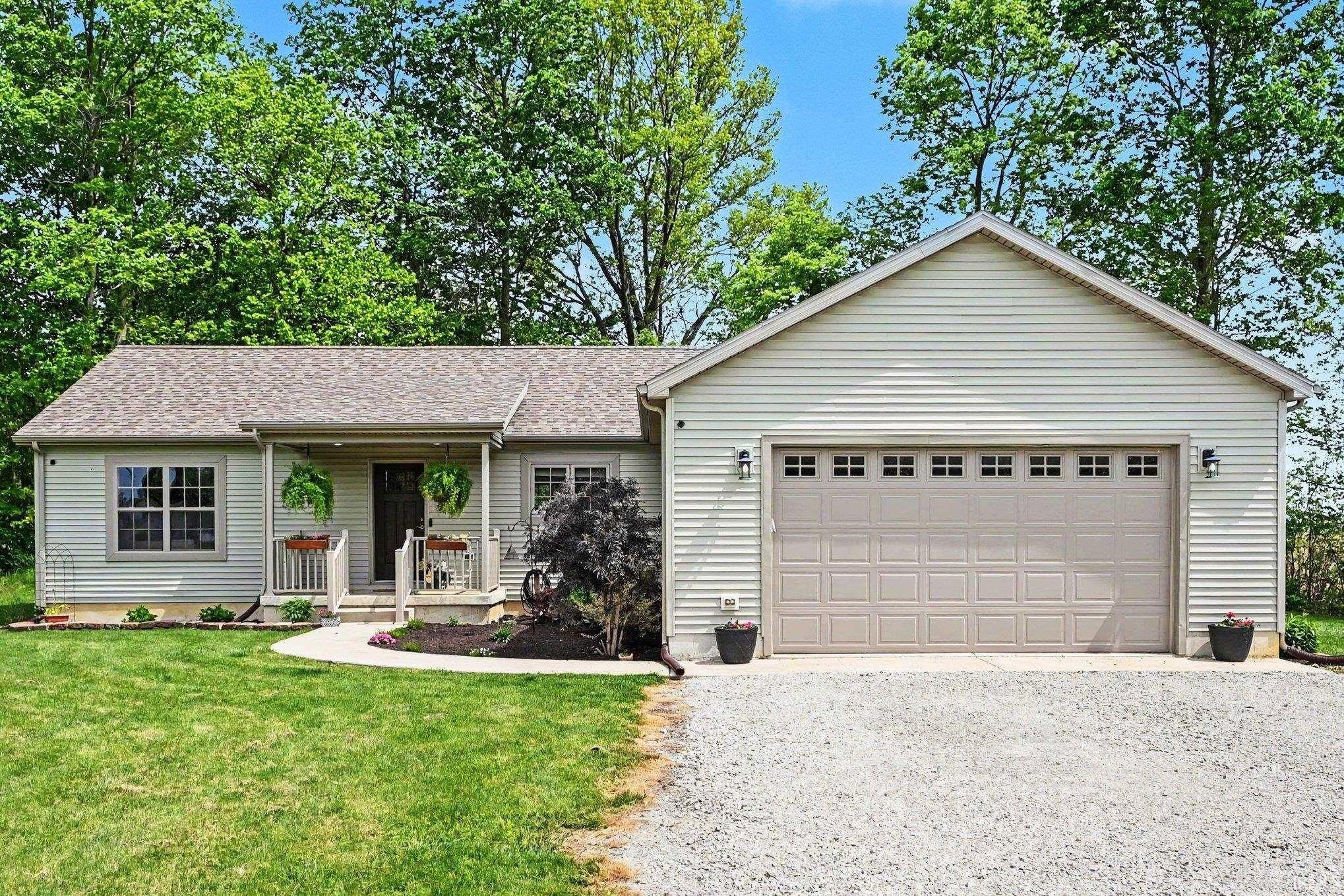 Single Family 3BR 2BA - 595 S Paradise Drive, Rochester, IN