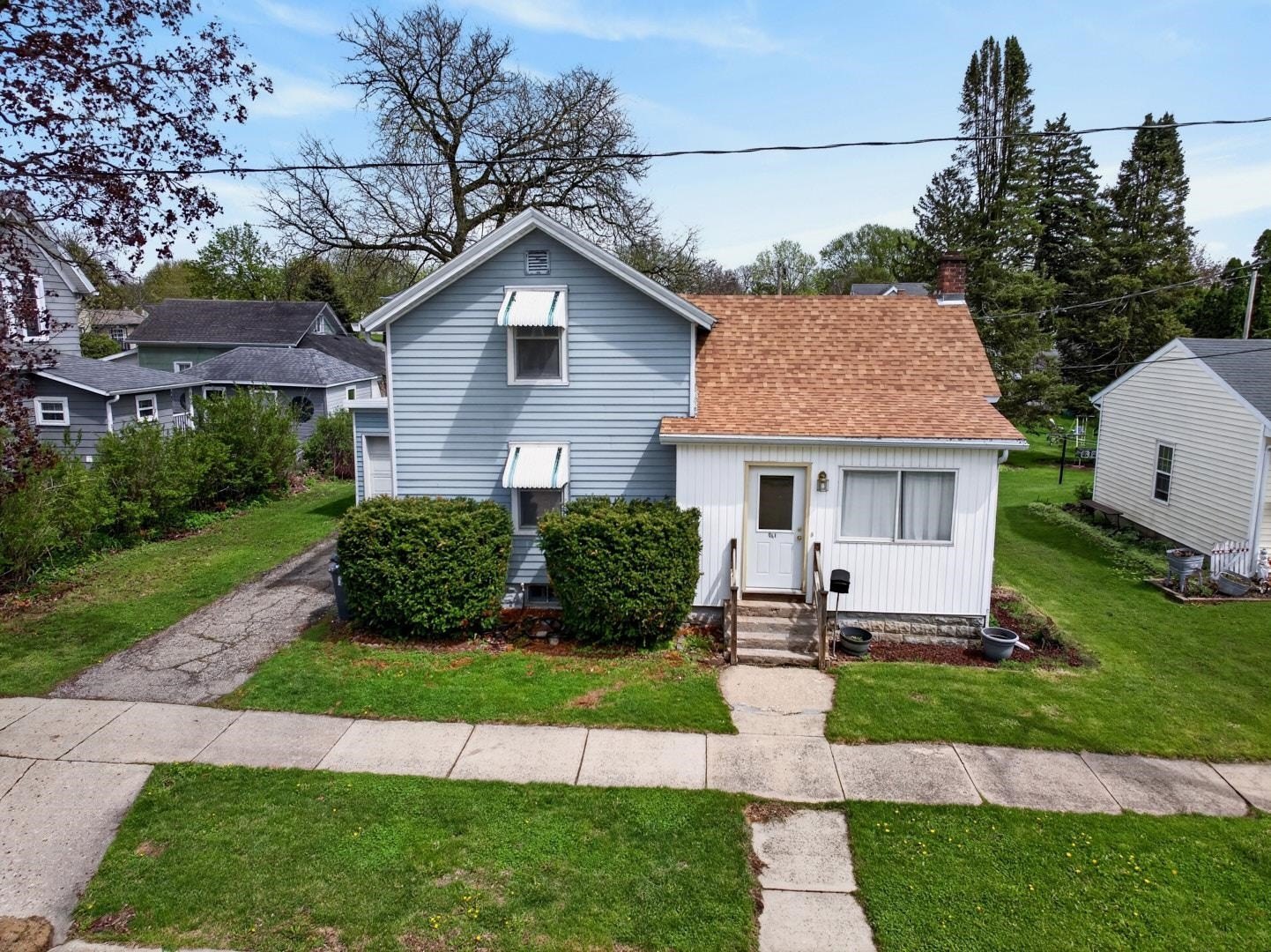 Single Family 3BR 1BA - 810 21st Avenue, Monroe, WI
