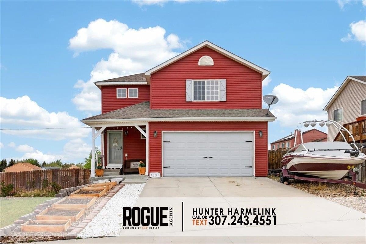 Single Family 5BR 4BA - 1302 Red Tail Street, Casper, WY