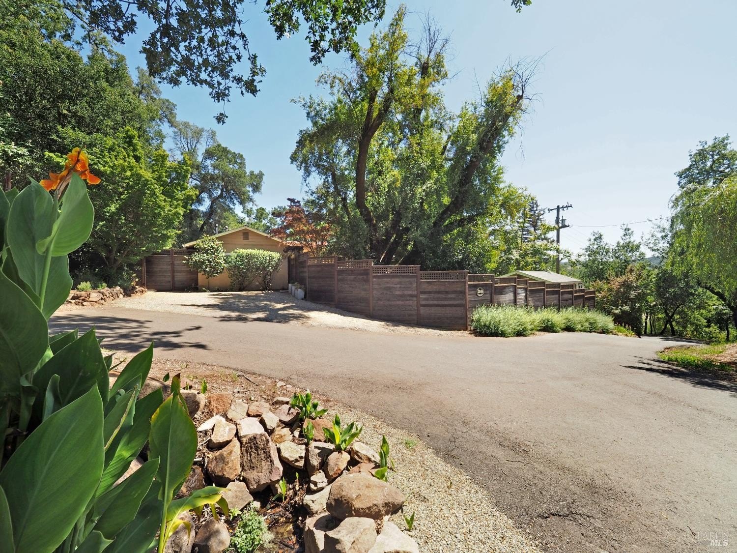 Single Family 3BR 2BA - 22549 River Road, Geyserville, CA