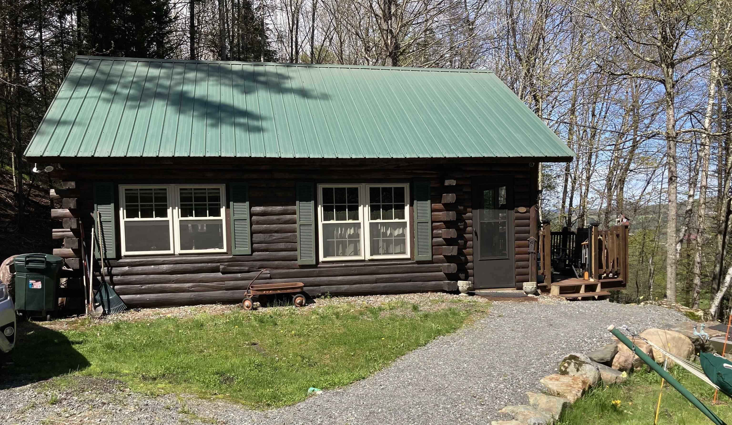Single Family 1BR 1BA - 272 West Hill Road, Craftsbury, VT