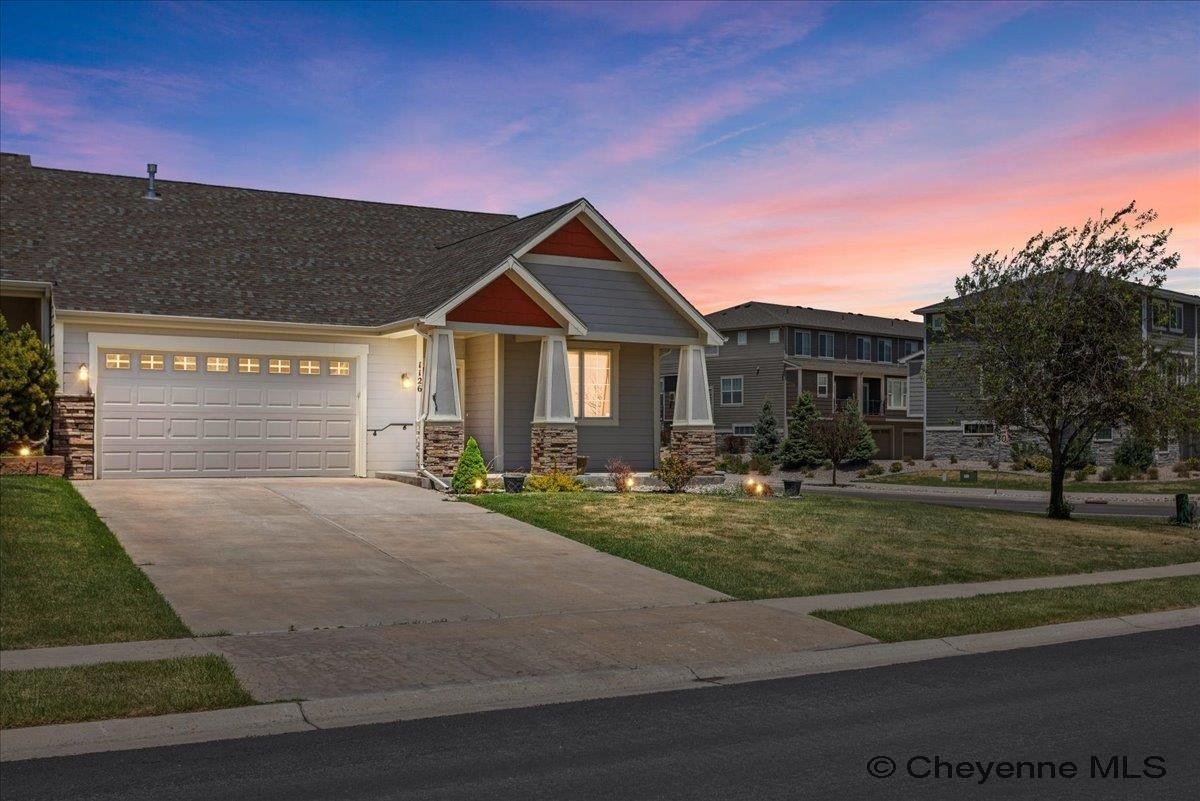 Single Family 4BR 3BA - 1126 WHITE WATER CT, Cheyenne, WY