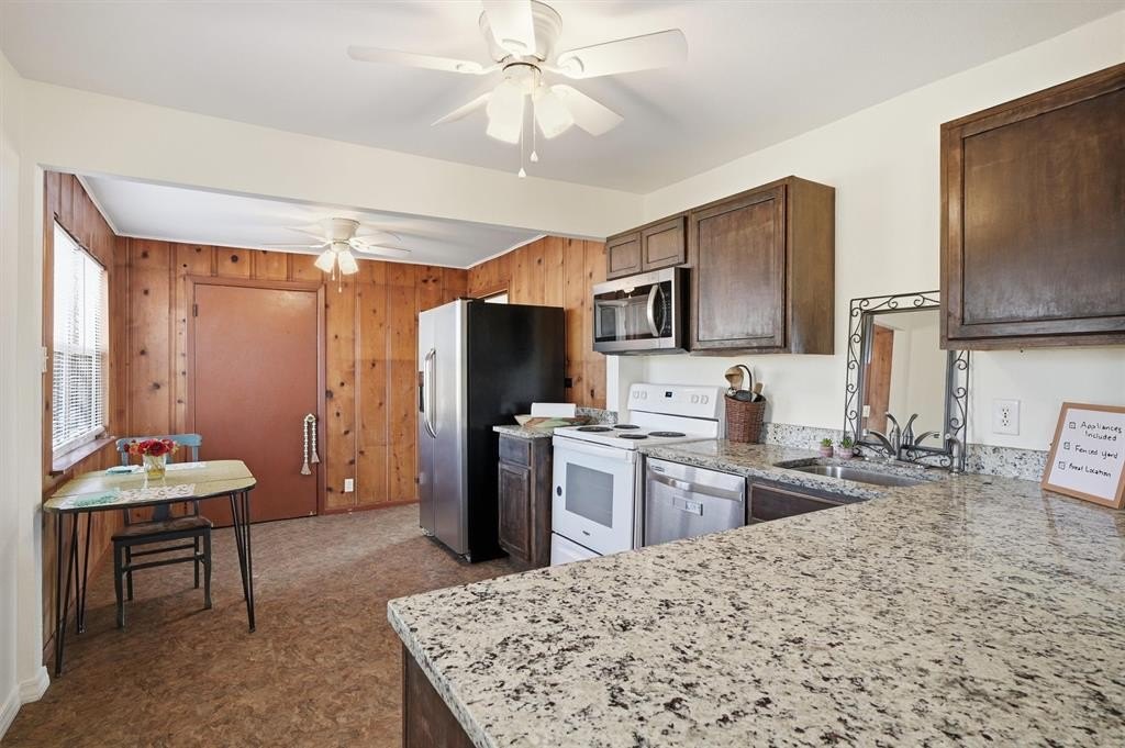 Single Family 3BR 1BA - 1823 N Crockett Street, Sherman, TX