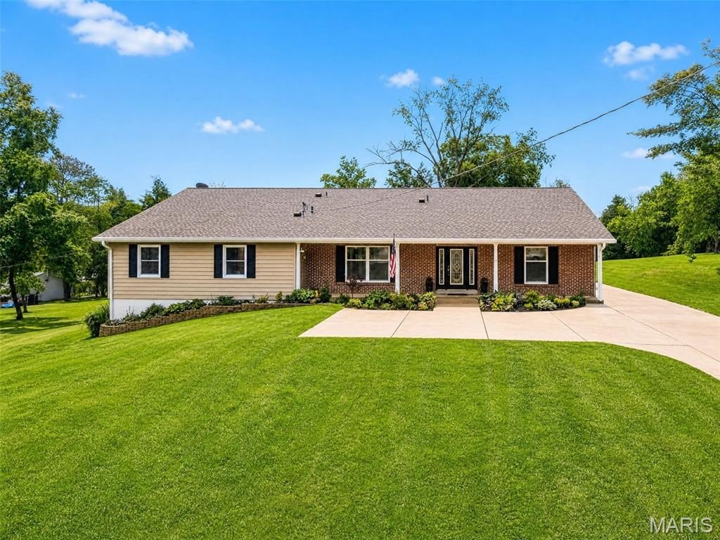 Single Family 5BR 4BA - 14 Ferndale Drive, Fenton, MO