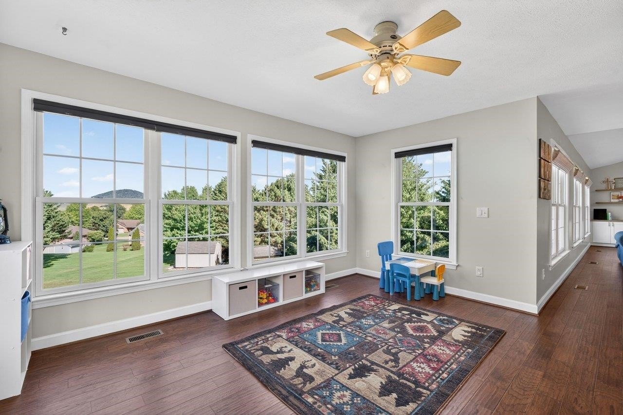 Single Family 4BR 3BA - 836 WILD CHERRY LN, ROCKINGHAM, VA