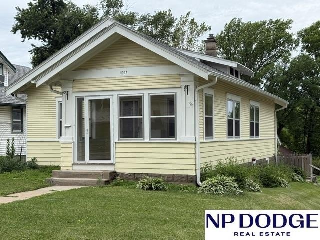 Single Family 3BR 2BA - 1202 S 43 Street, Omaha, NE