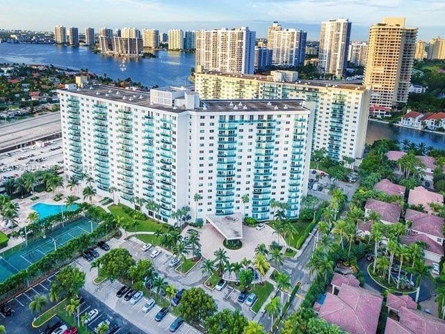 Condo 1BR 2BA - 19390 Collins Ave, Sunny Isles Beach, FL