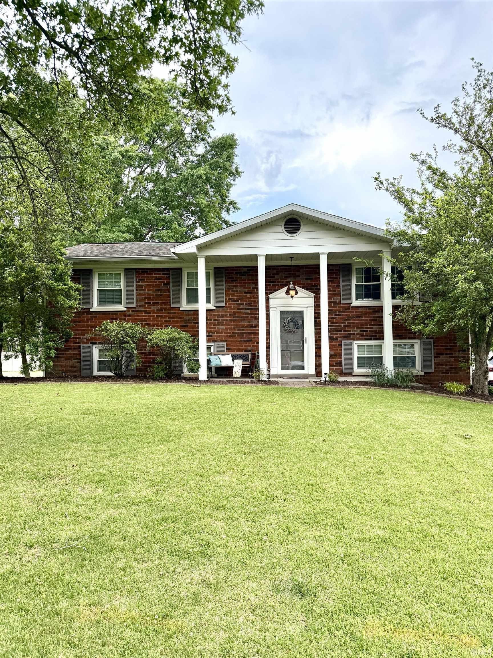 Single Family 3BR 2BA - 2706 Meadow Lark Lane, Evansville, IN