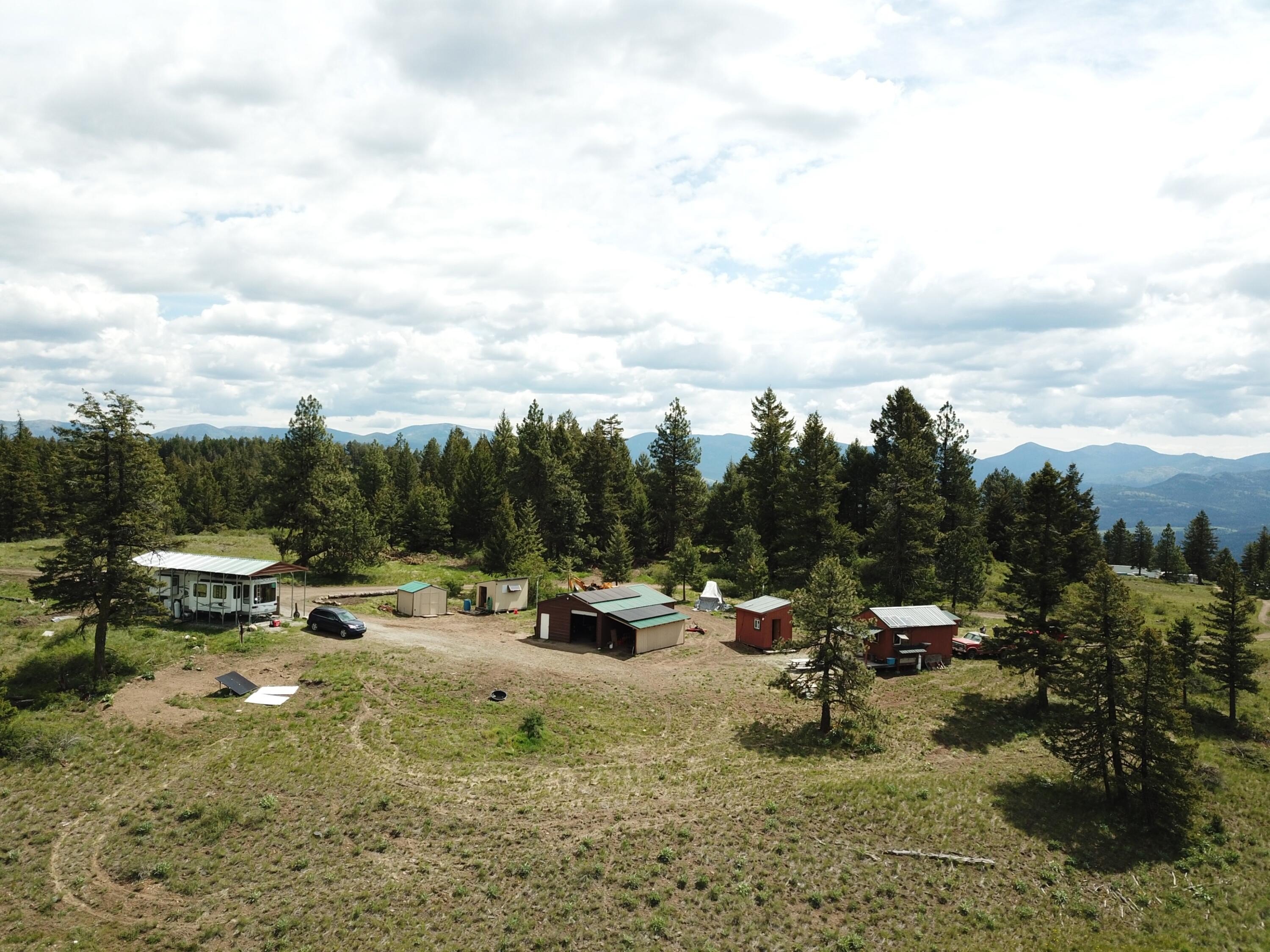 Single Family 1BR 1BA - 19 UNION RIDGE SPUR RD, REPUBLIC, WA
