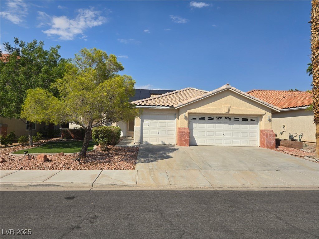 Single Family 4BR 2BA - 848 Sandhill Sage Street, Henderson, NV