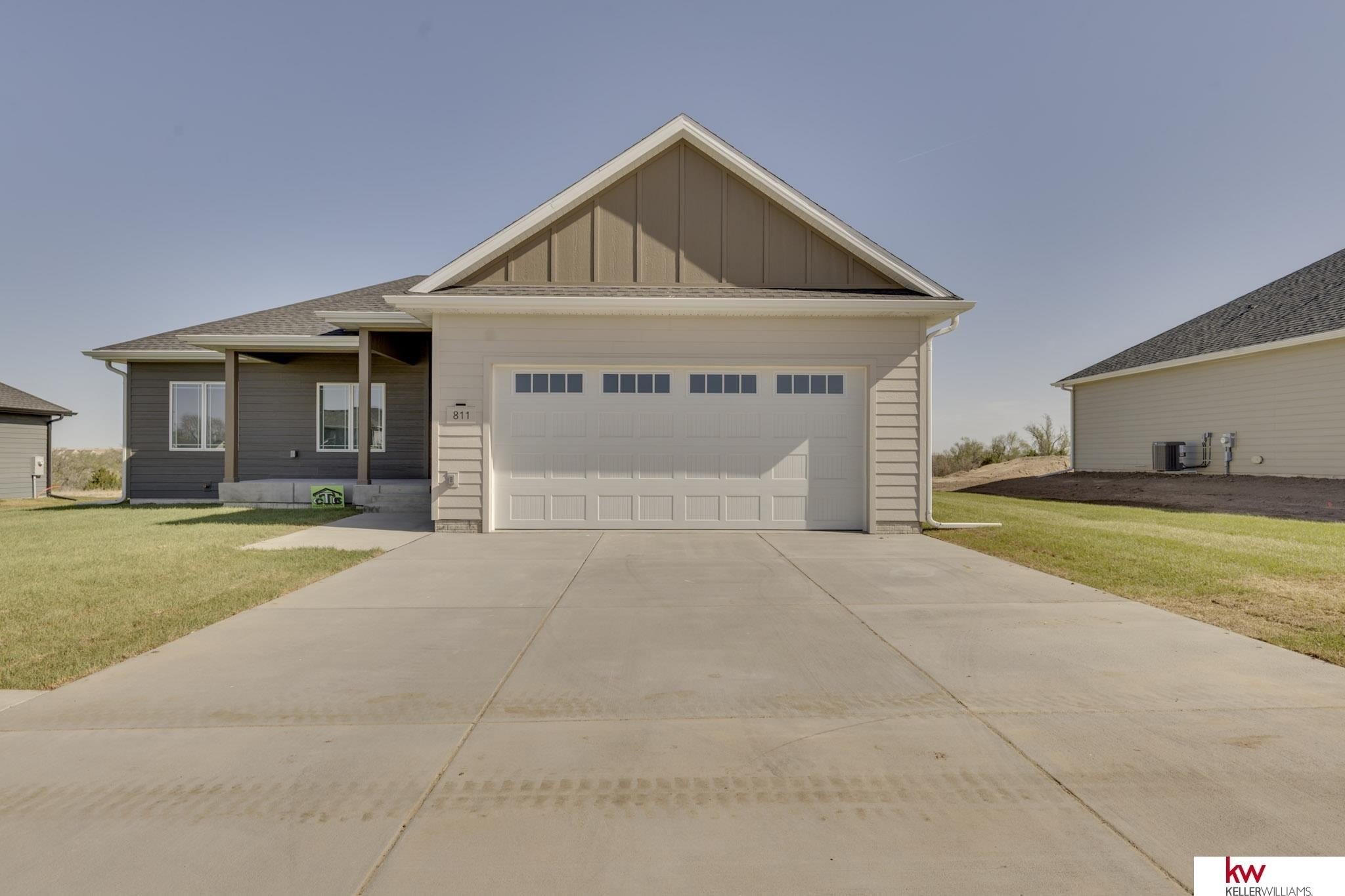 Single Family 3BR 2BA - 811 W S Street, McCook, NE