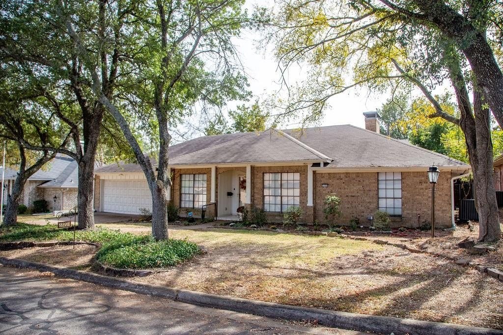 Single Family 3BR 3BA - 3320 E Houston Street, Paris, TX