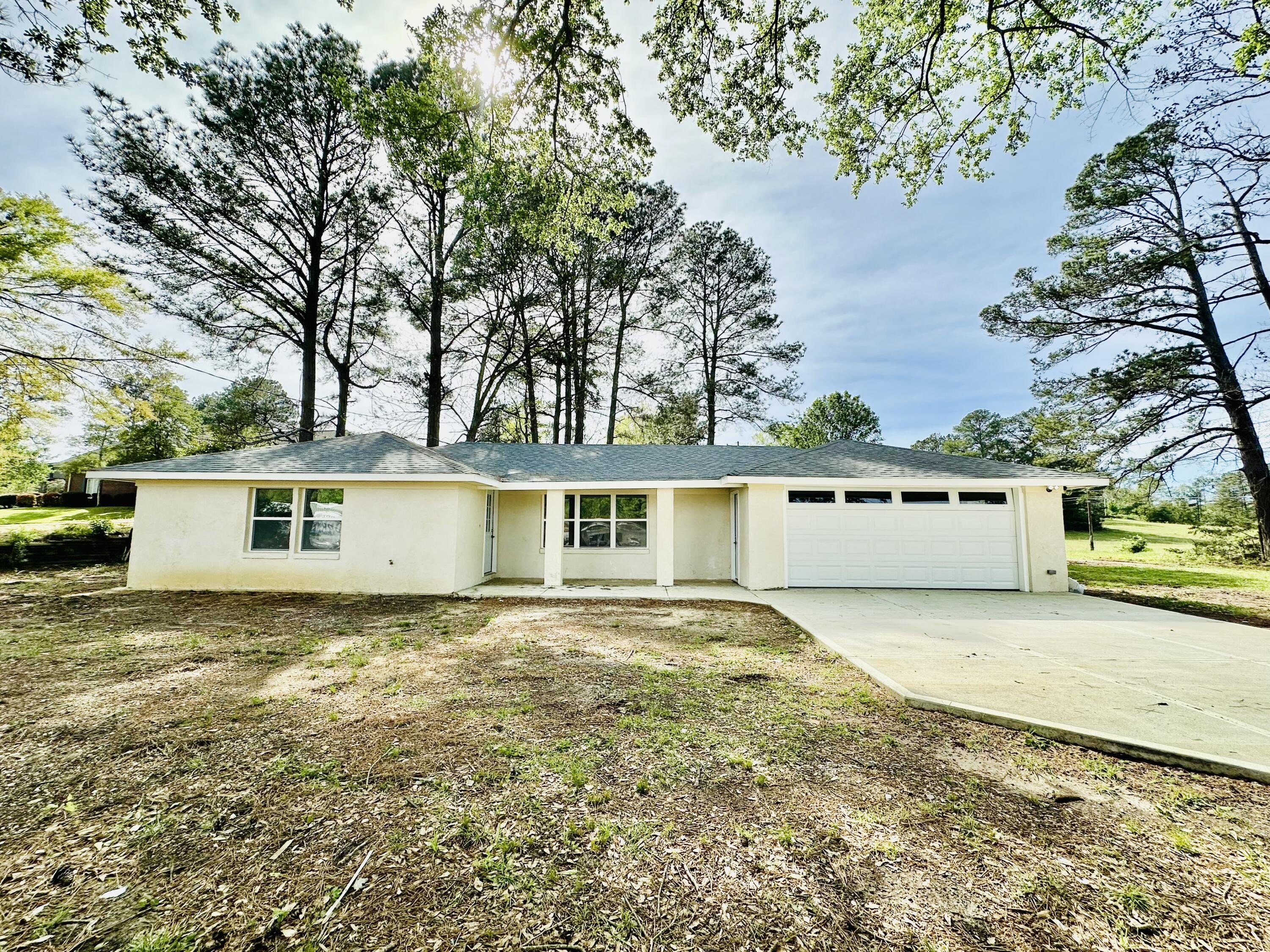 Single Family 4BR 2BA - 5249 Raymond Ave., Tupelo, MS