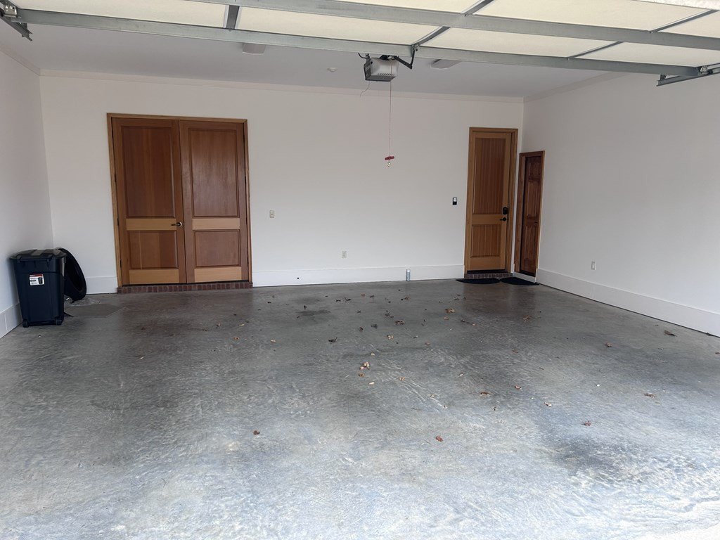 Single Family 5BR 5BA - 111 Fern Cove, Oxford, MS