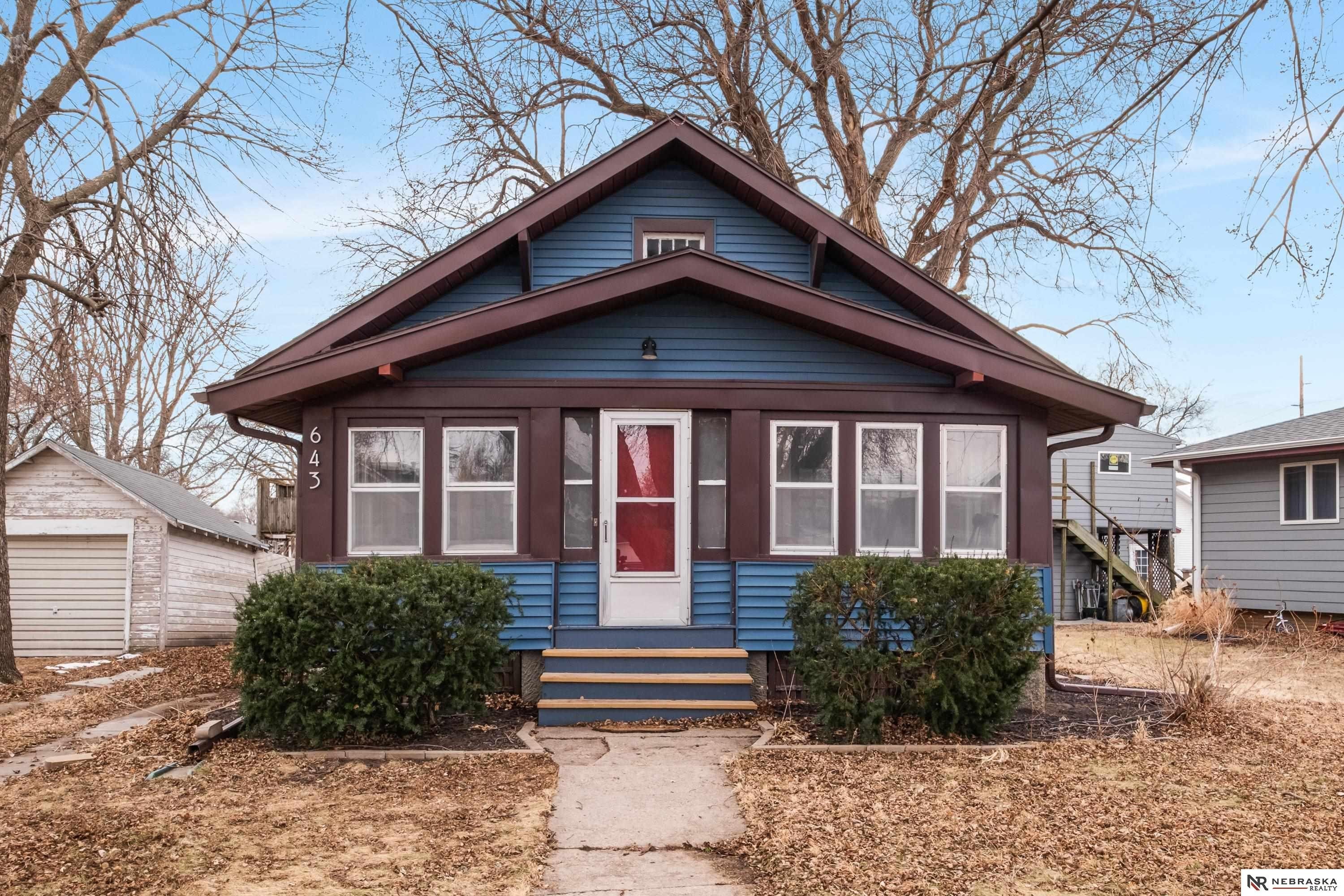 Single Family 2BR 1BA - 643 W 6th Street, York, NE