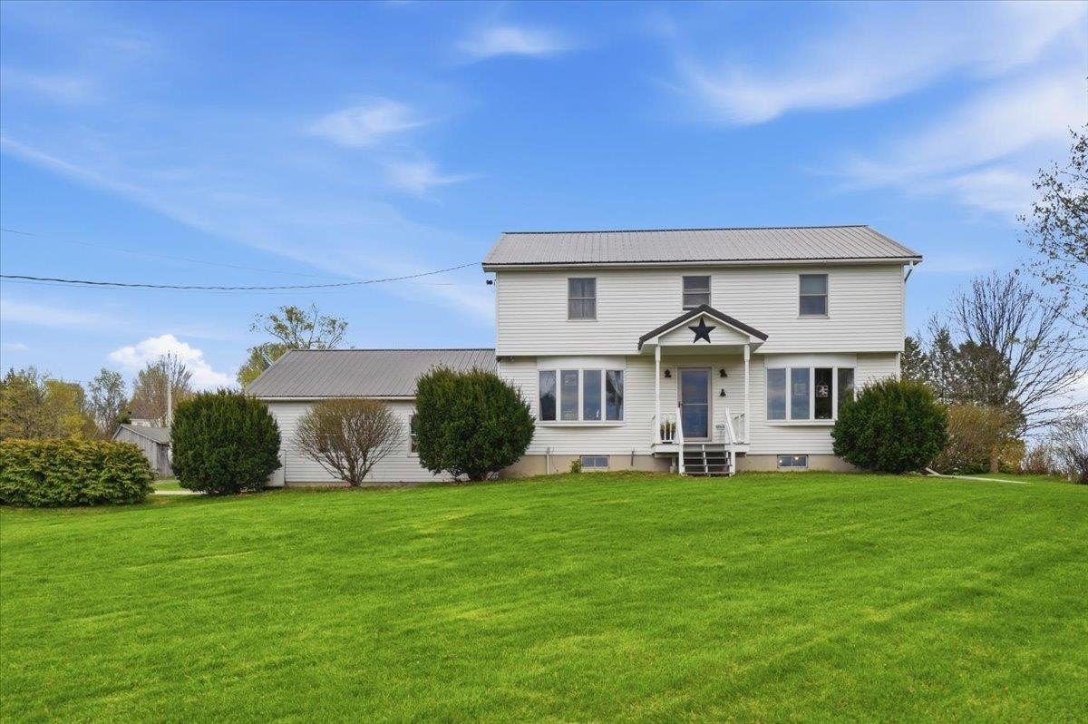 Single Family 4BR 2BA - 48 Bushey Drive, Shelburne, VT