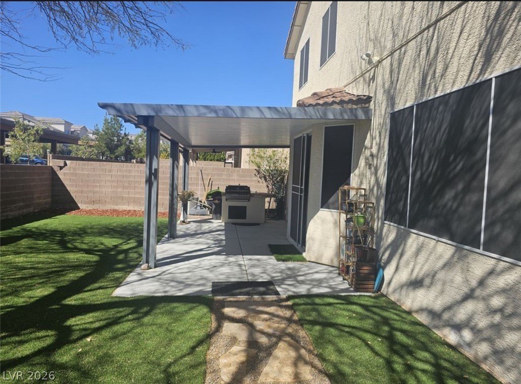 Single Family 5BR 3BA - 9921 Canyon Peak Drive, Las Vegas, NV
