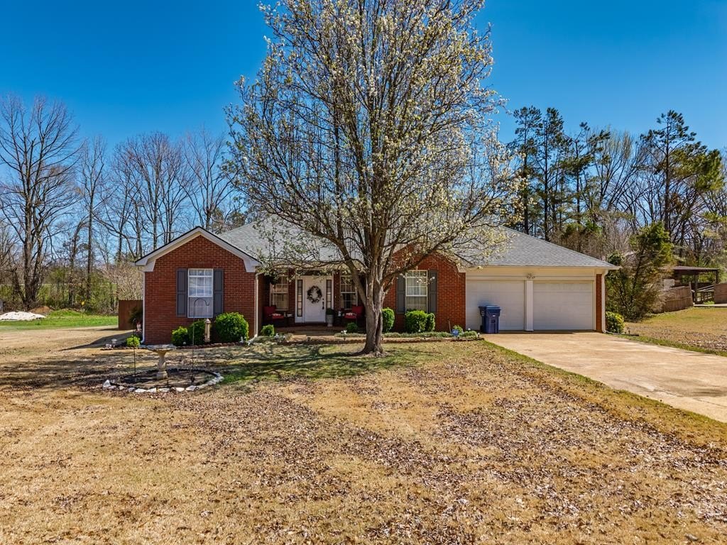 Single Family 3BR 2BA - 139 Hemlock Rd., Batesville, MS