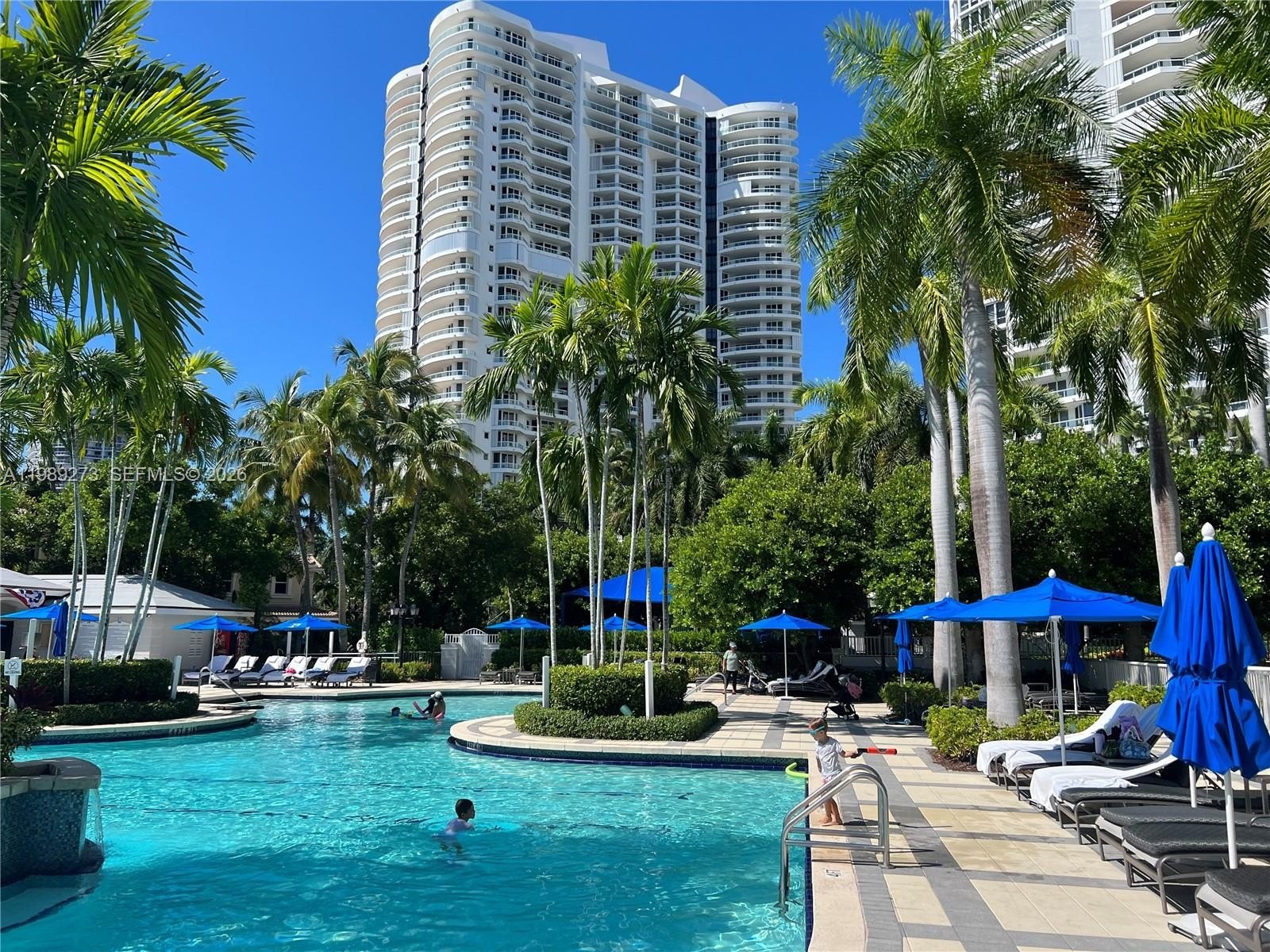 Condo 3BR 3BA - 21050 Point Pl, Aventura, FL
