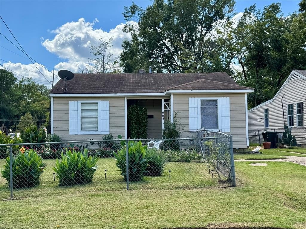 Single Family 3BR 1BA - 602 W 74th Street, Shreveport, LA