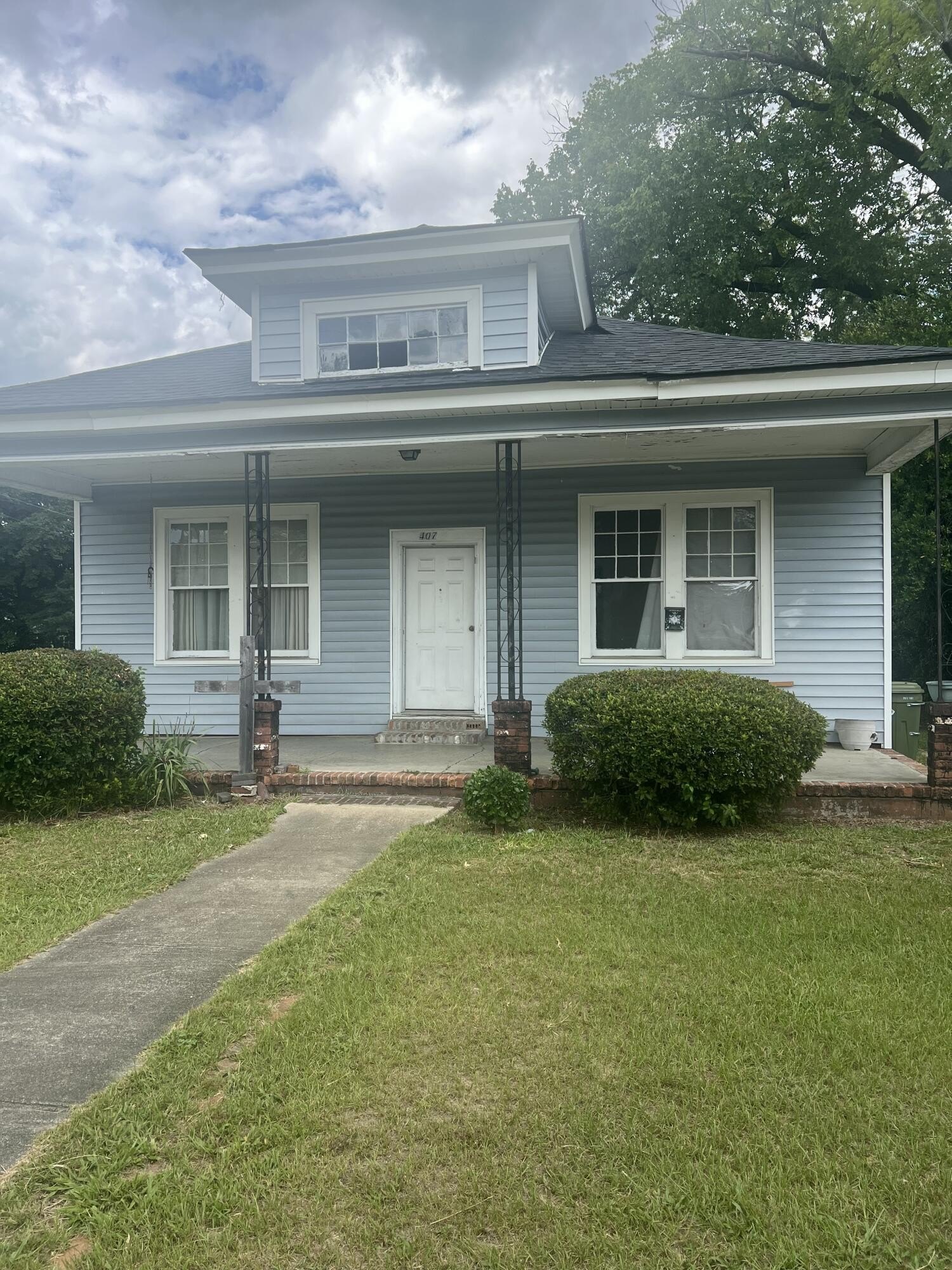 Single Family 3BR 1BA - 407 W Bartlette Street, Sumter, SC