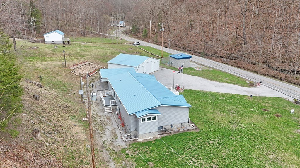 Single Family 3BR 2BA - 5844 Upper Johns Creek, Kimper, KY