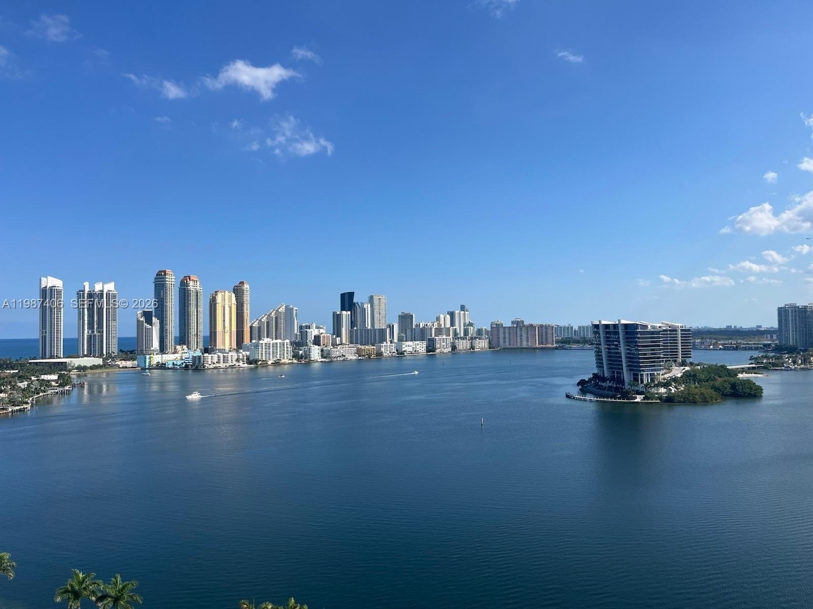 Condo 2BR 2BA - 3530 Mystic Pointe Dr, Aventura, FL