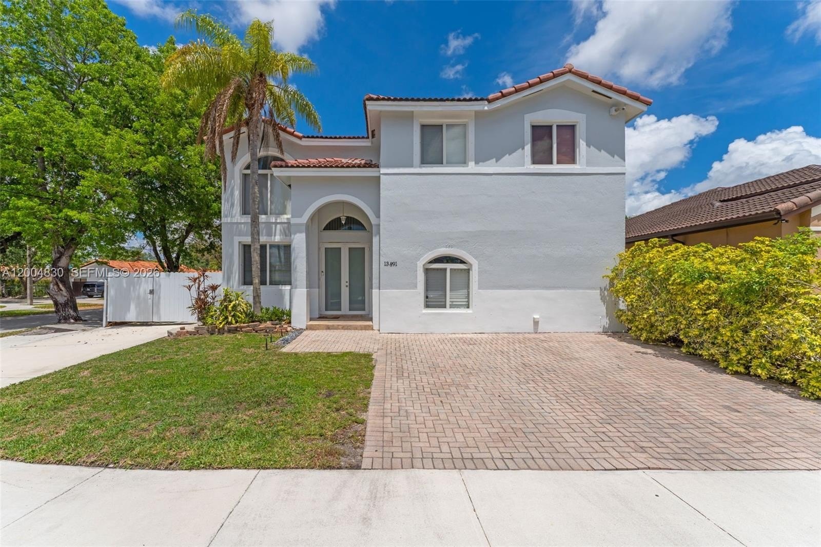Single Family 4BR 3BA - 13891 SW 39th Ter, Miami, FL